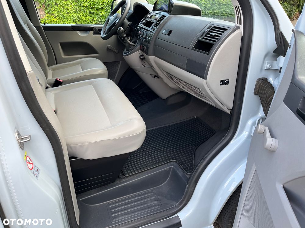 Volkswagen Transporter - 22