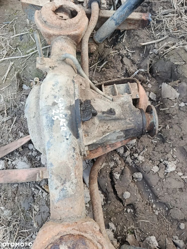 Most tył tylny dyfer Hyundaii Galloper 2.5 na części - 2