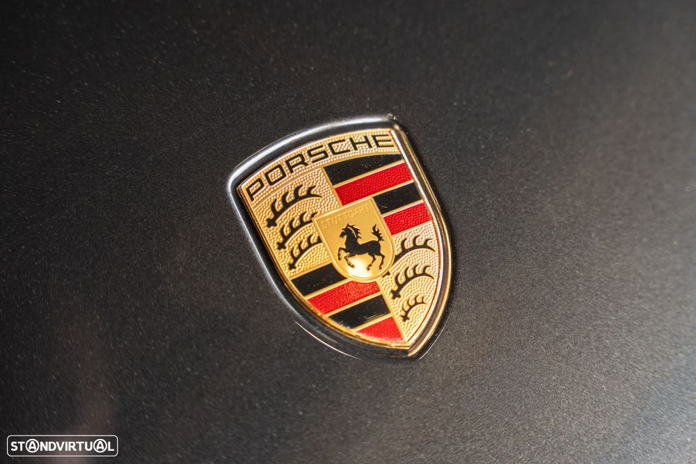 Porsche Taycan 4 - 25