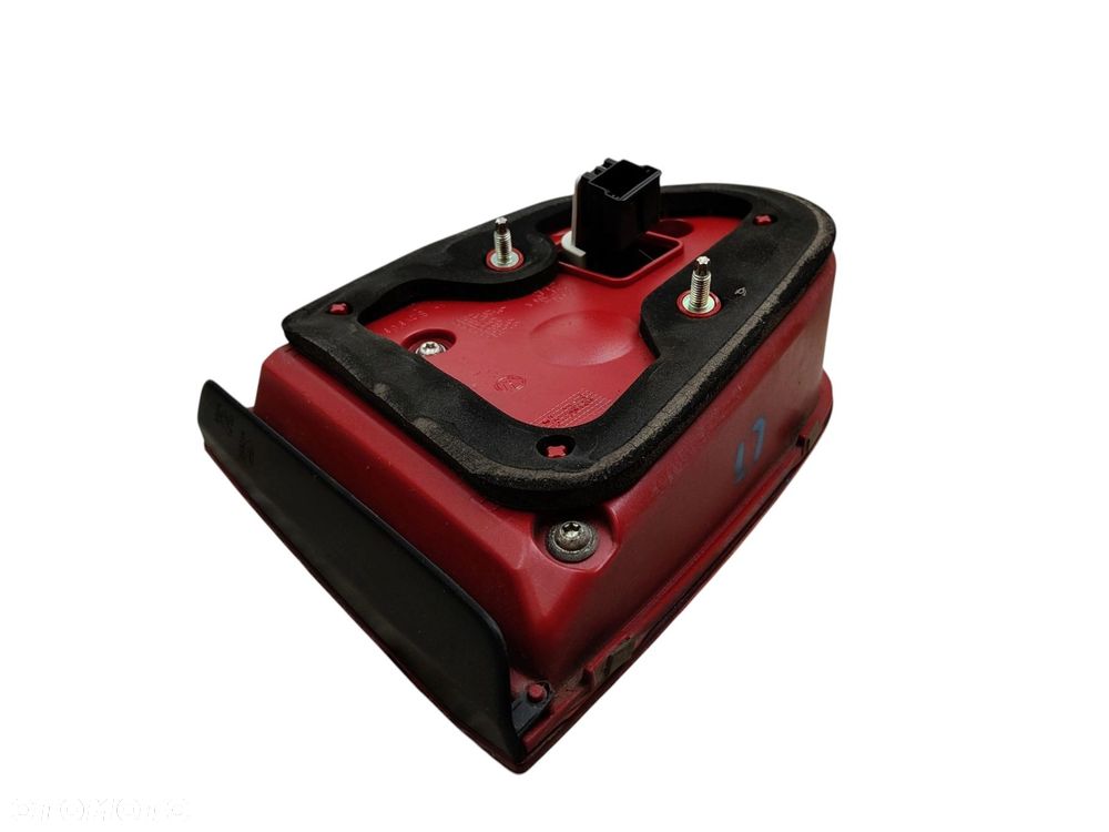 LAMPA LEWY TYŁ W KLAPE VOLKSWAGEN PASSAT B7 (2010-2014) 3AF945307 - 3