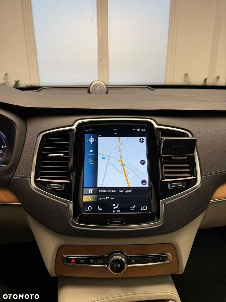 Volvo XC 90 - 21