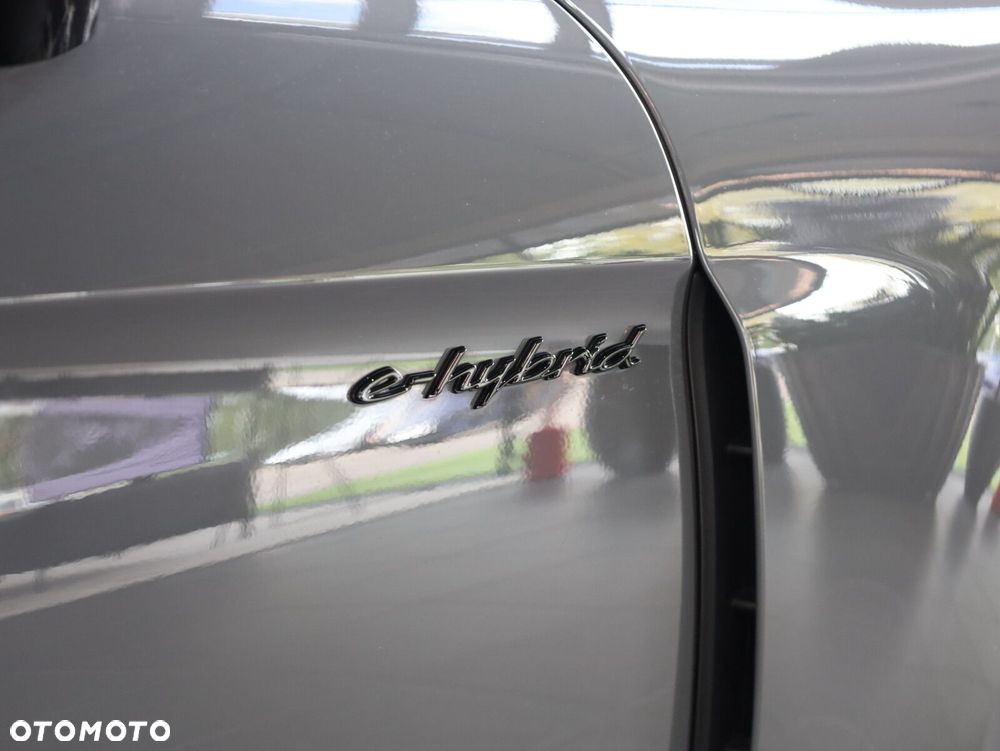 Porsche Panamera - 32