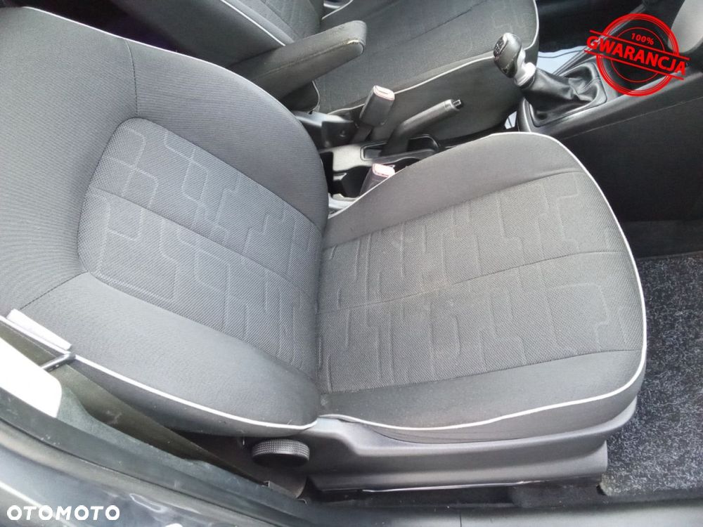 Kia Venga - 25