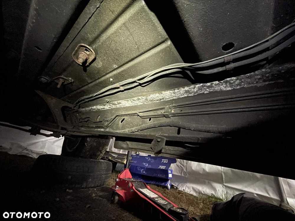 Chevrolet Suburban - 23