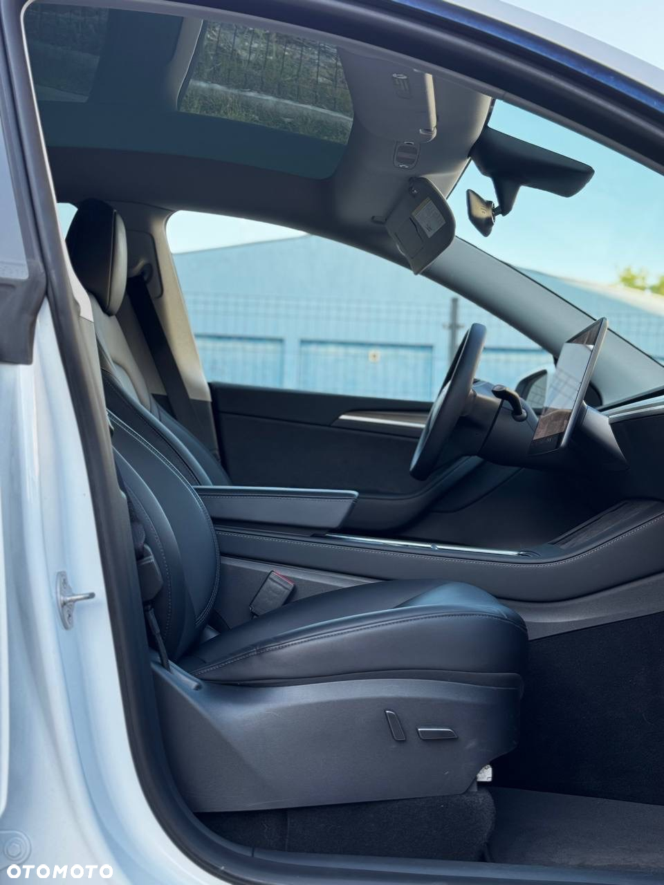 Tesla Y Model Long Range Dual Motor AWD - 2