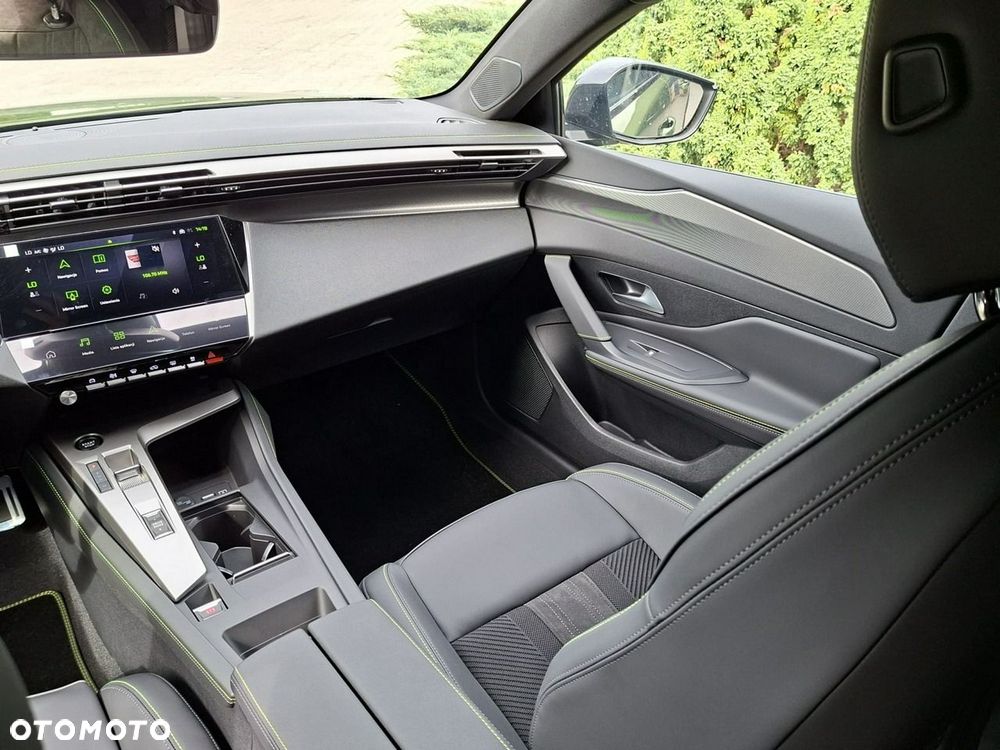 Peugeot 408 HYBRID 145 e-DSC6 GT - 20