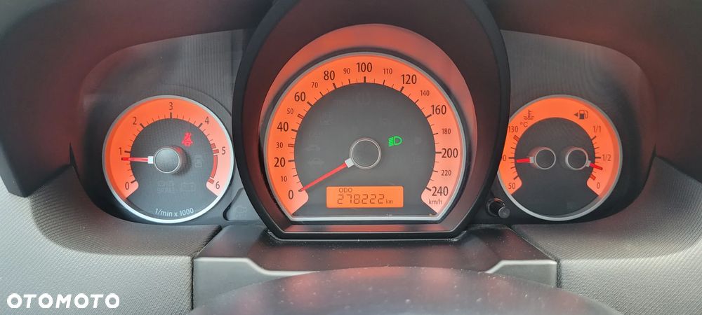 Kia Ceed - 8