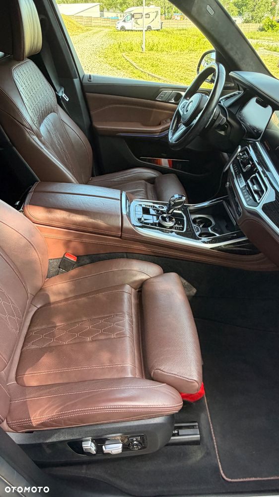 BMW X7 M50i sport - 16