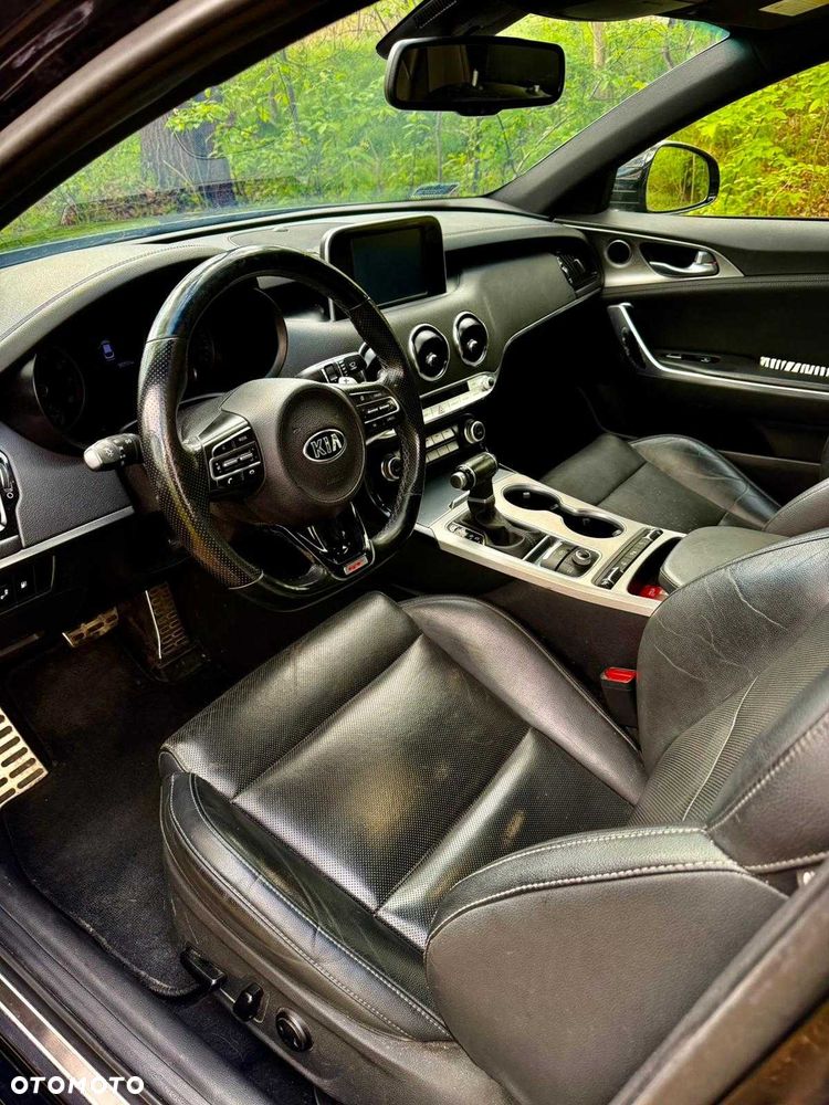 Kia Stinger - 8