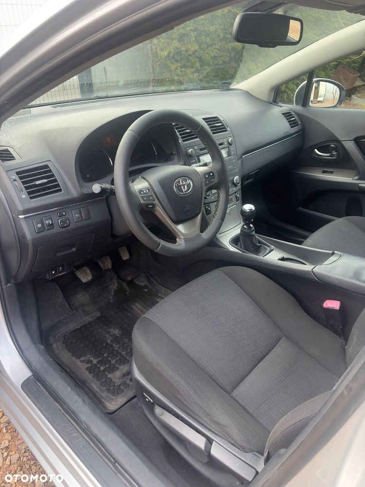 Toyota Avensis - 9