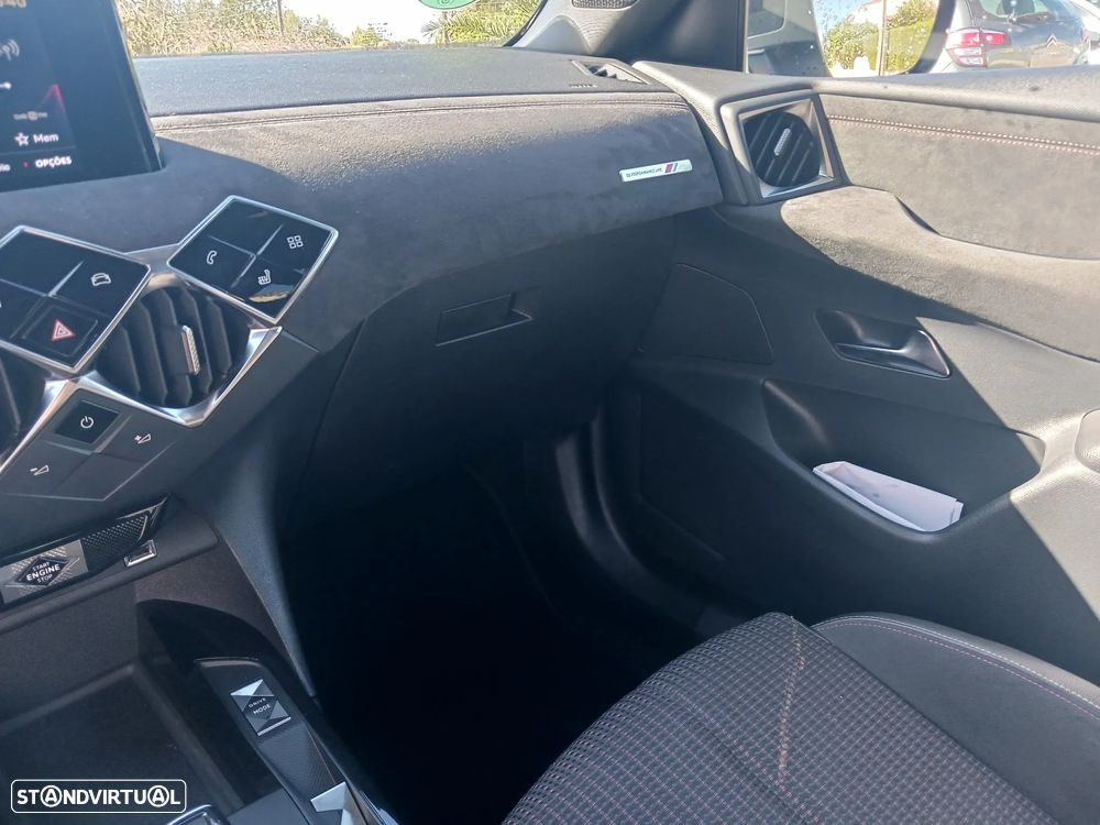 DS DS3 Crossback PureTech 130 Aut. PERFORMANCE LINE + - 19