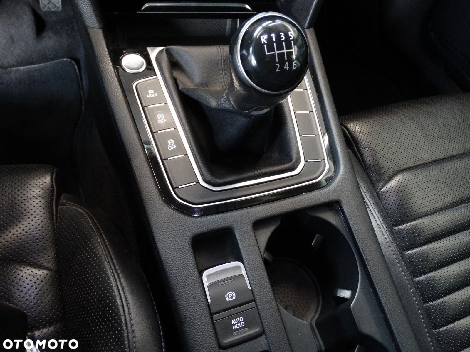 Volkswagen Passat - 26