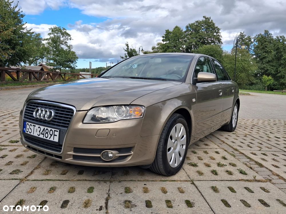 Audi A4 Limousine - 1
