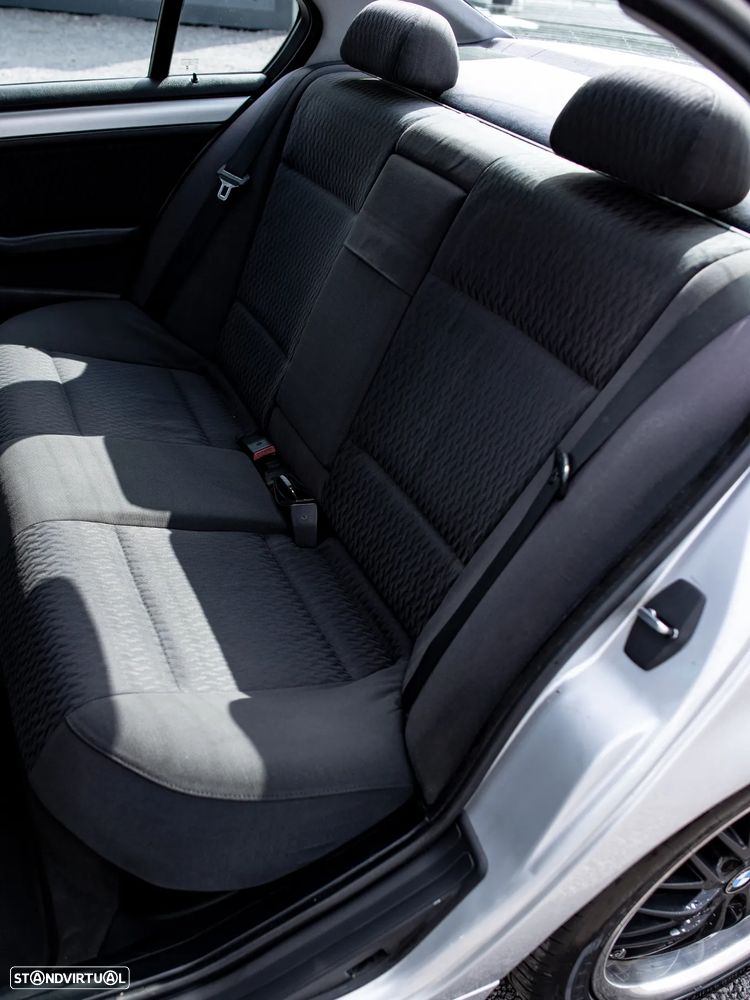 BMW 320 d - 9