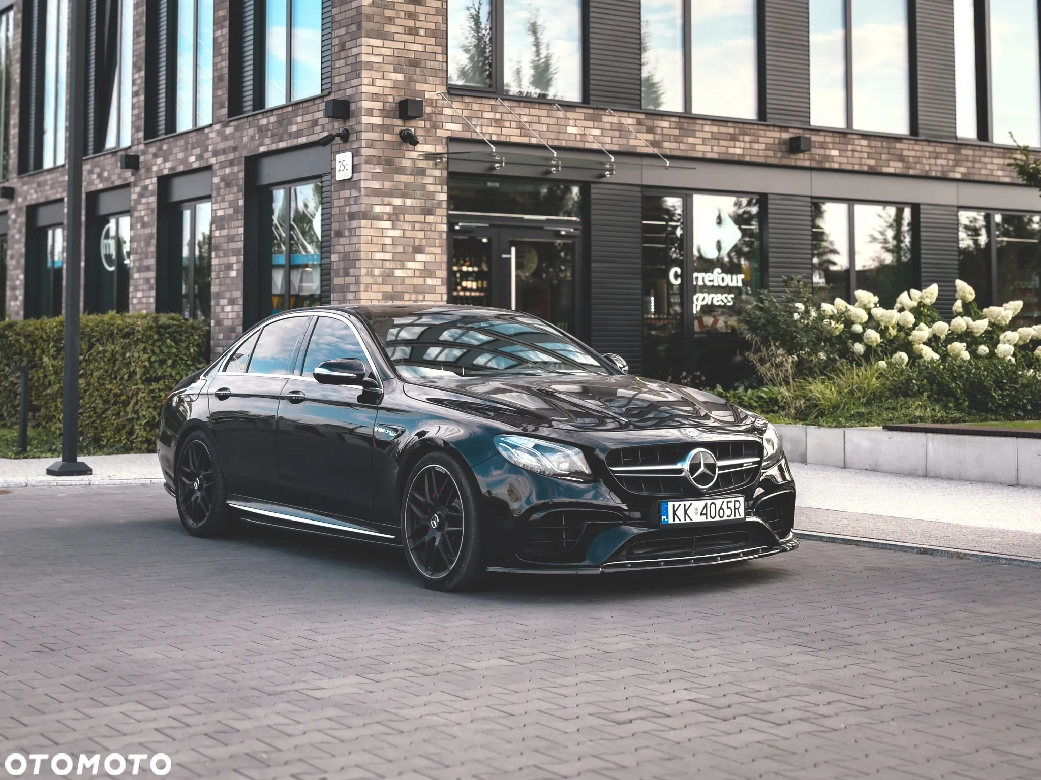 Mercedes-Benz Klasa E AMG 63 S 4Matic+ T AMG Speedshift MCT-9G - 3