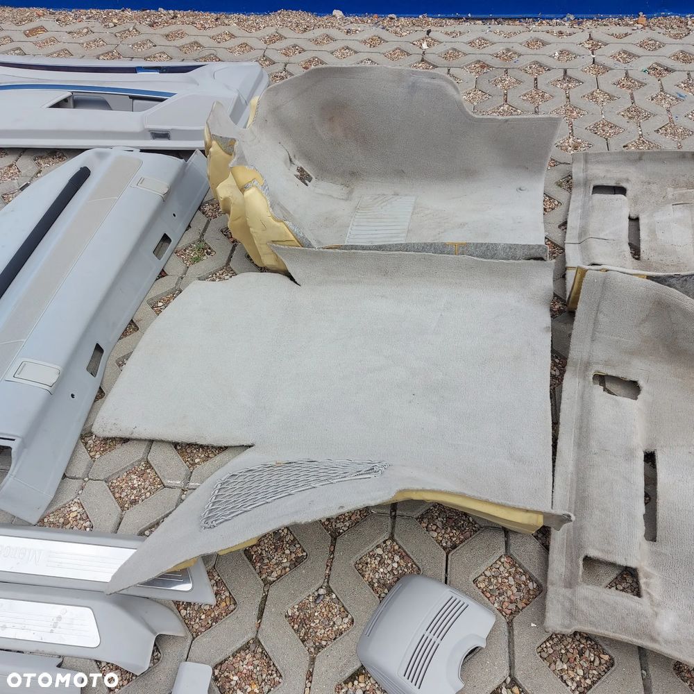 WNETRZE KOMPLETNE FOTELE KANAPA MERCEDES E W207 COUPE ORYGINAL DEMONTAZ BOCZKI DYWANY OSLONY PODLOKIETNIK - 35