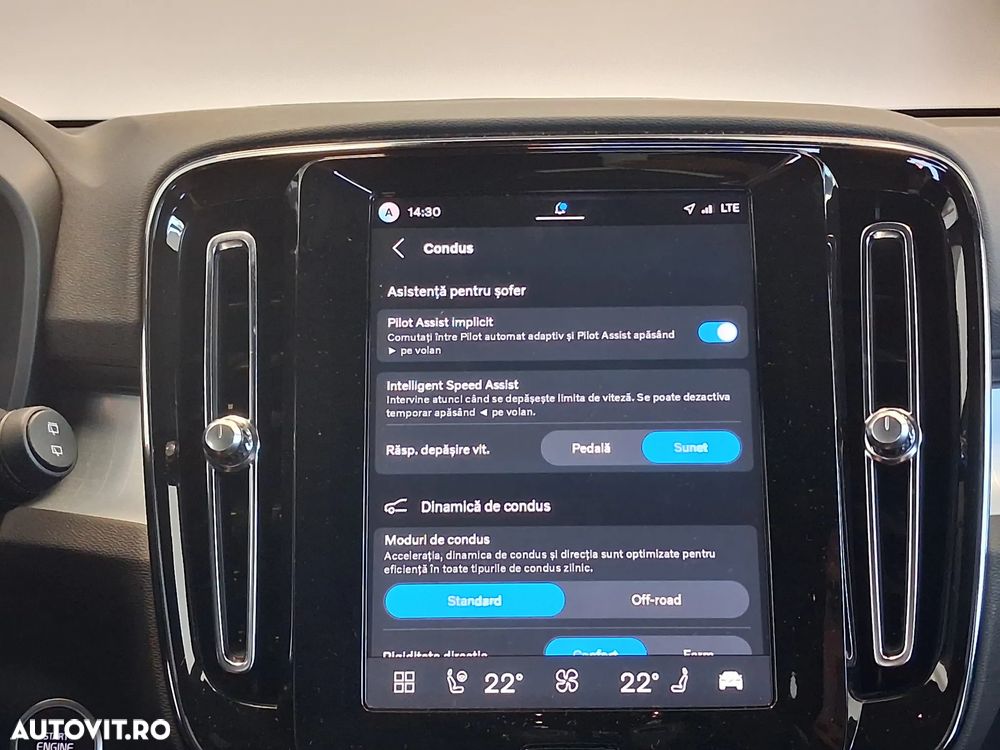 Volvo XC 40 B4 AT FWD MHEV Ultra Dark - 29