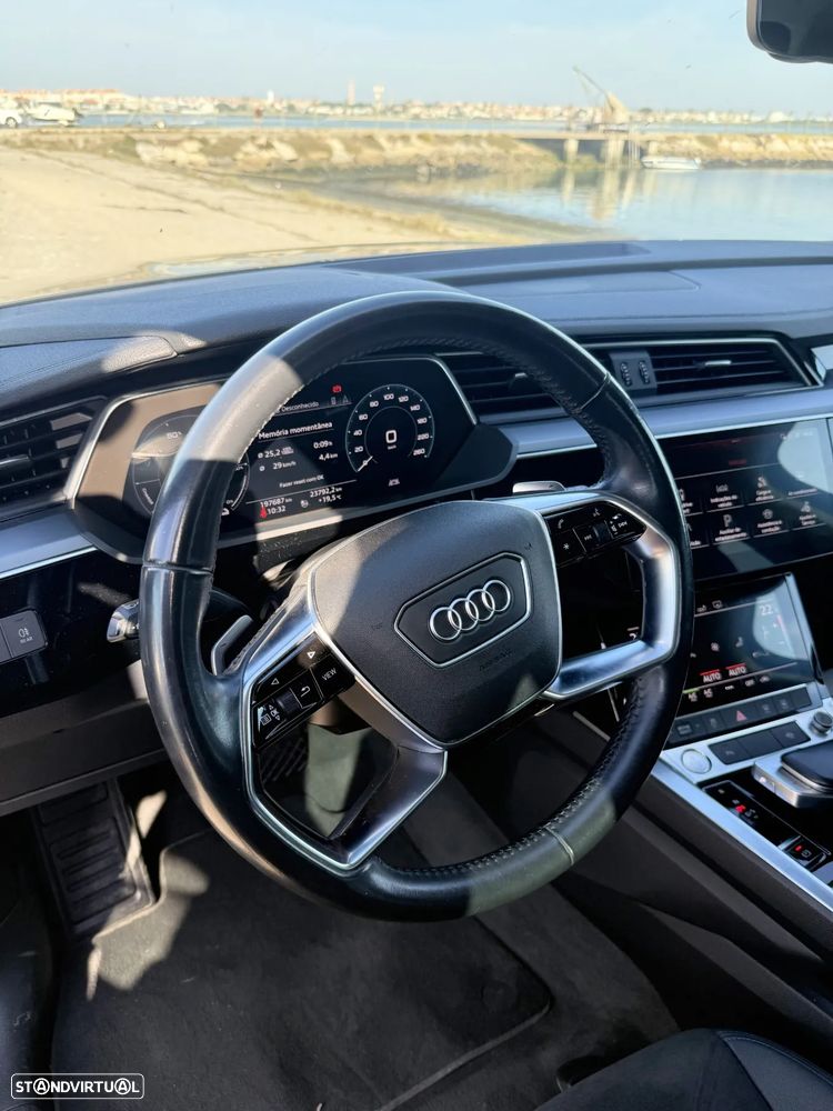 Audi e-tron 55 quattro - 13
