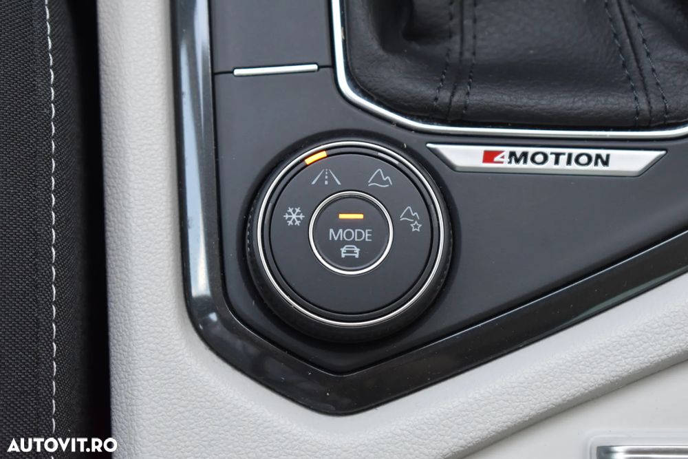 Volkswagen Tiguan 2.0 TDI SCR 4MOTION DSG Elegance - 34