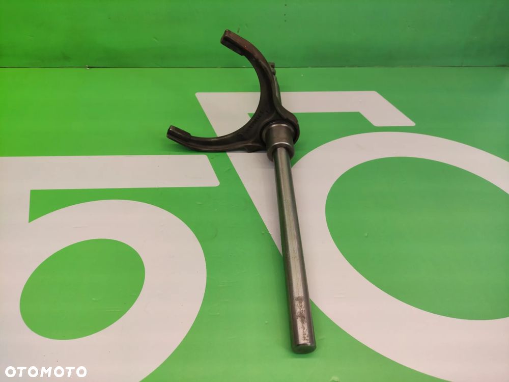 Widełki 3712862M1 Skrzynia Dynashift Wybierak 3714935M1 Massey Ferguson 8250 - 5