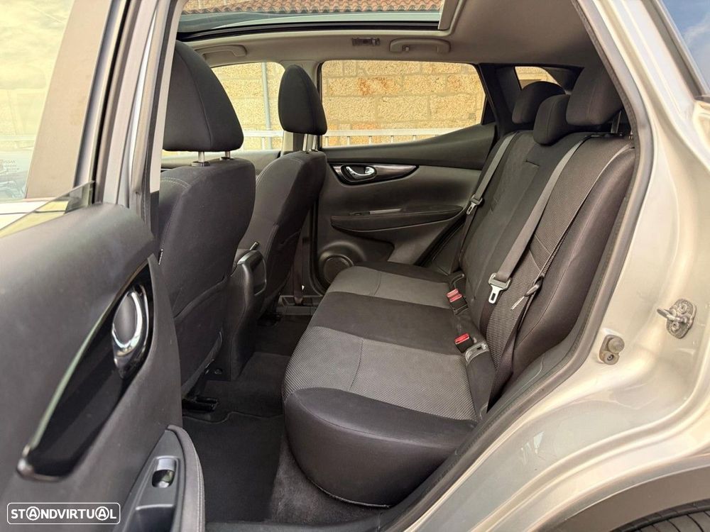 Nissan Qashqai 1.5 dCi N-Connecta - 19