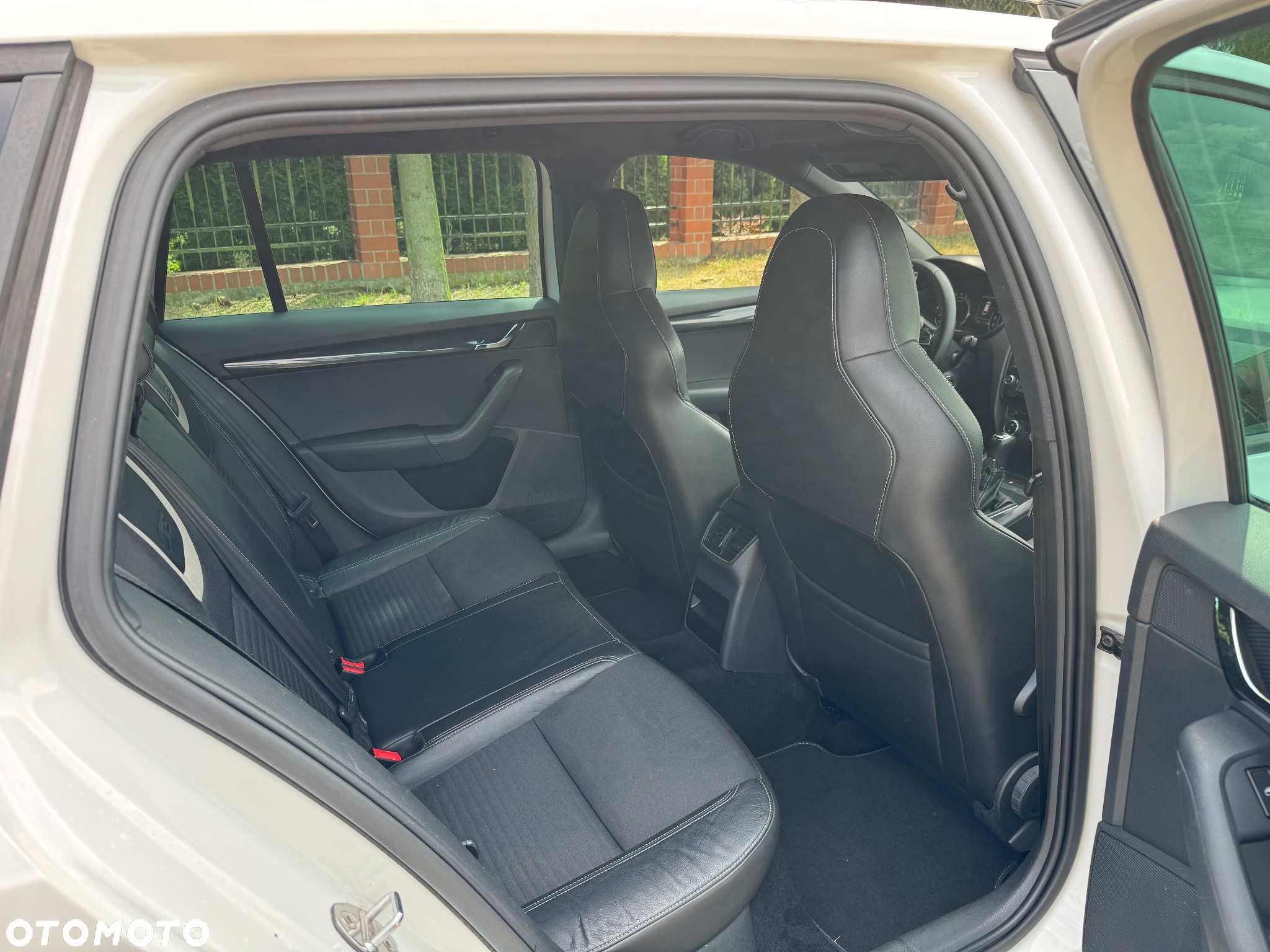 Skoda Octavia 2.0 TDI (Green tec) DSG RS - 11