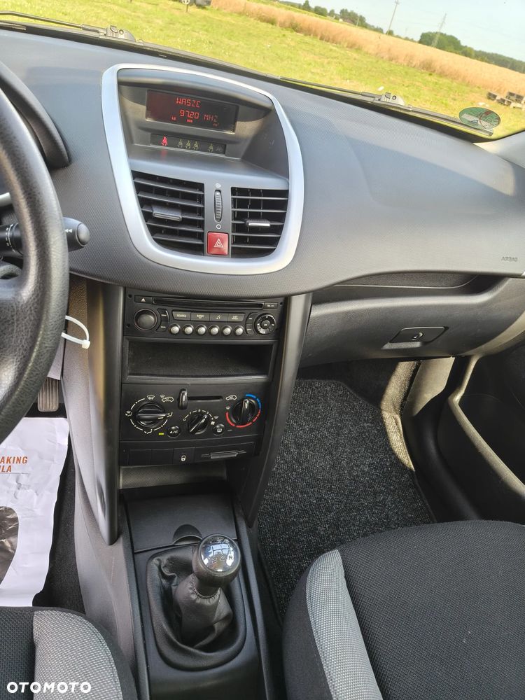 Peugeot 207 1.4 16V Trendy - 13