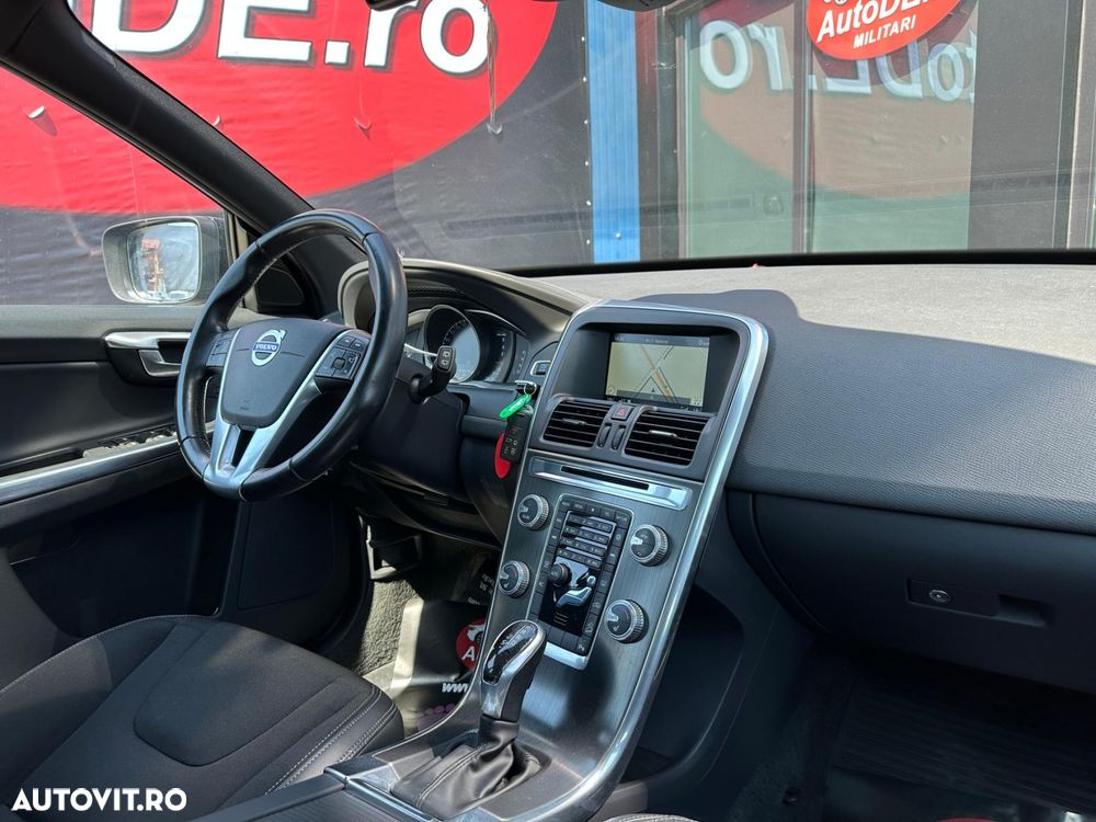 VOLVO XC60 2015 — imagine 9
