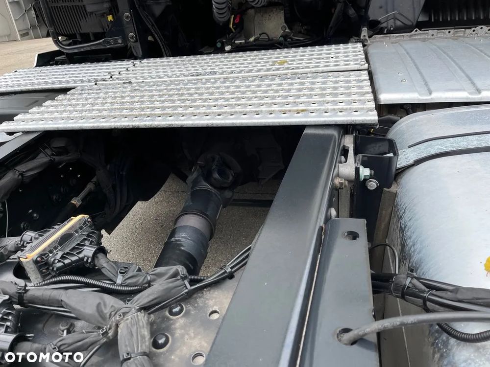 MAN TGX 18.470 4x2 BL SA - 12