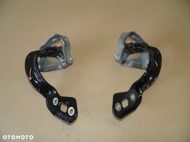 ZAWIAS TYLNEJ KLAPY AUDI A4 B8 KOMBI