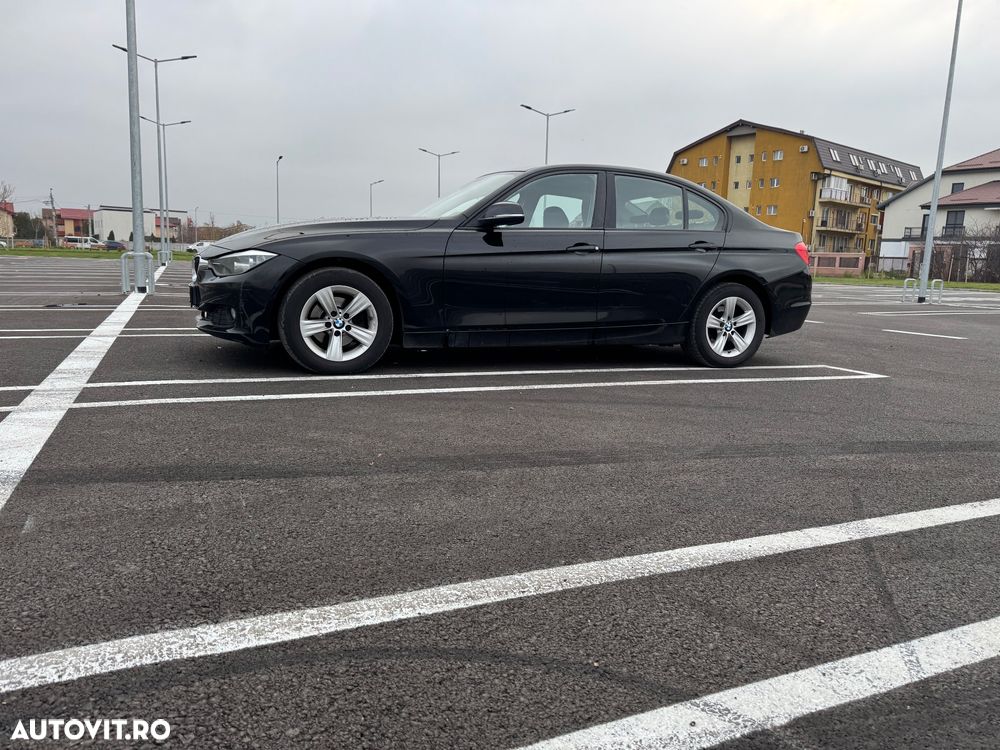 BMW Seria 3 318d Aut. Luxury Line - 11