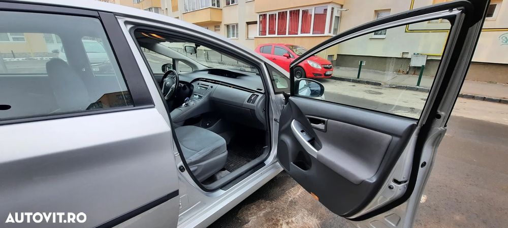 Toyota Prius - 8
