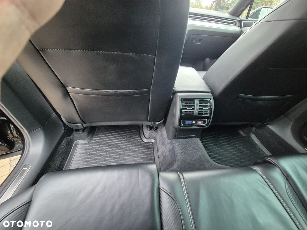 Volkswagen Passat - 34
