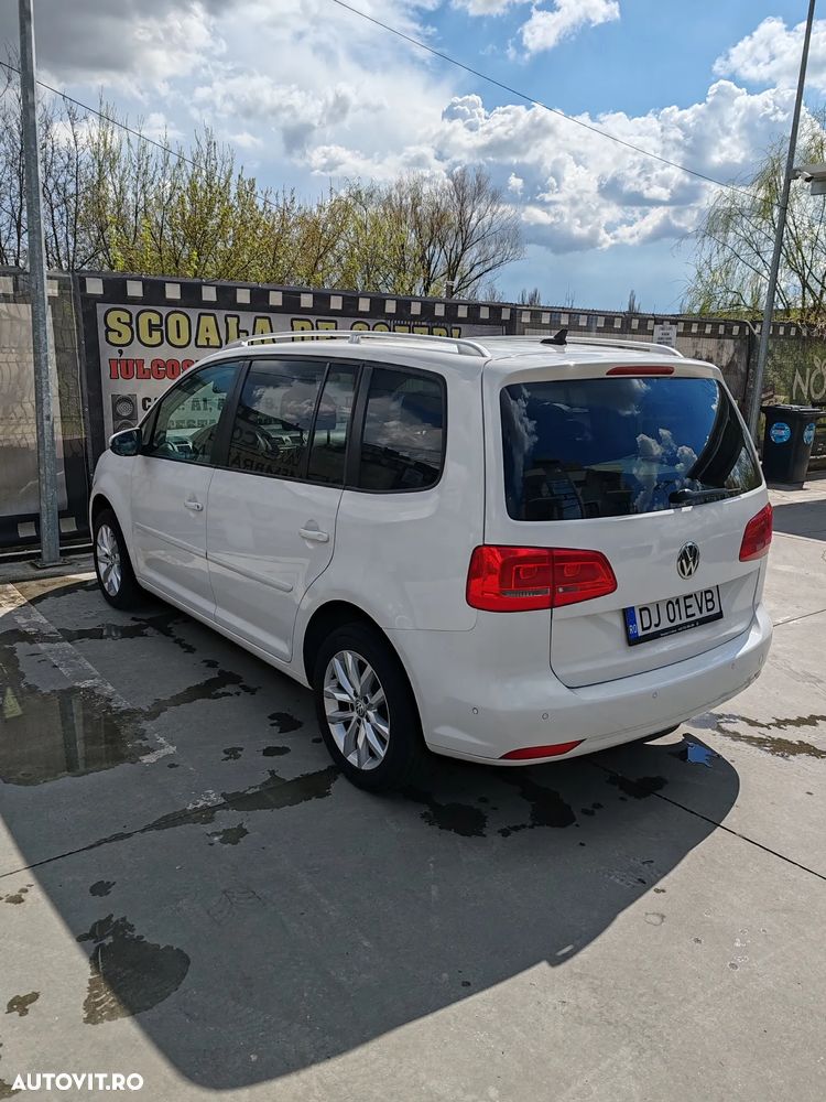 Volkswagen Touran 2.0 TDI DSG Comfortline - 9