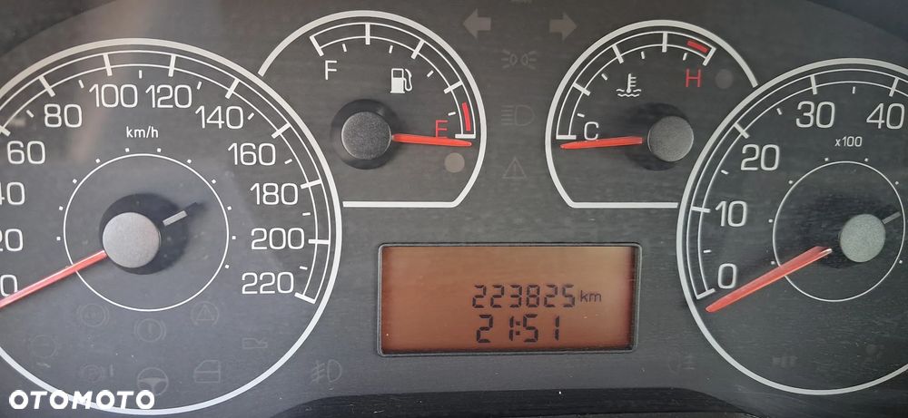 Fiat Grande Punto - 13