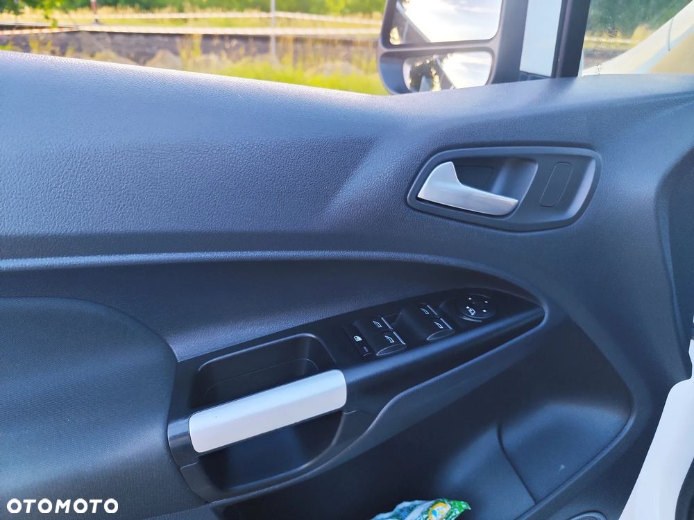 Ford Tourneo Connect Grand - 18