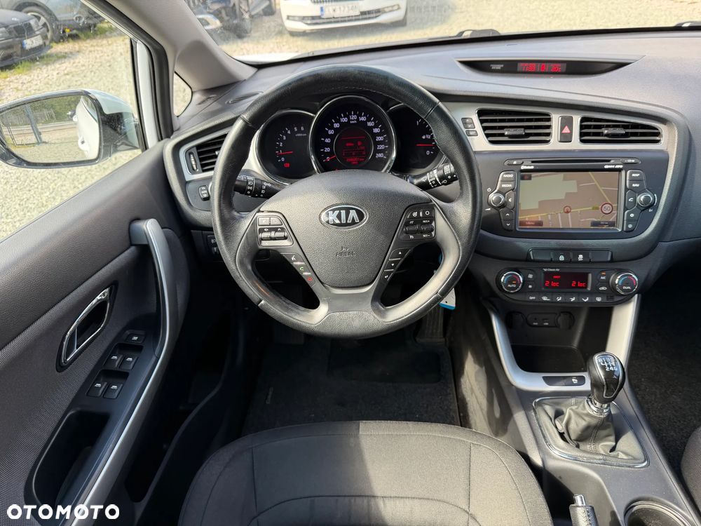 Kia Ceed 1.6 CRDi Smart - 34