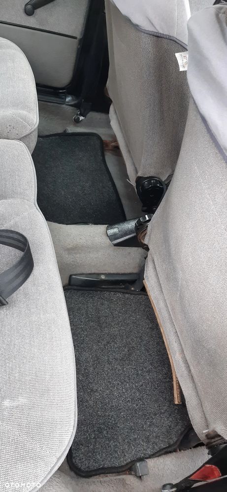 Volkswagen Golf 1.6 - 17