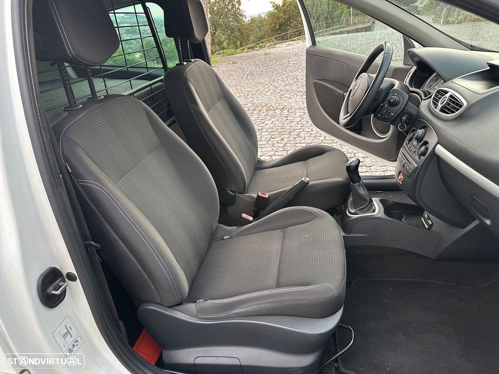 Renault Clio - 21