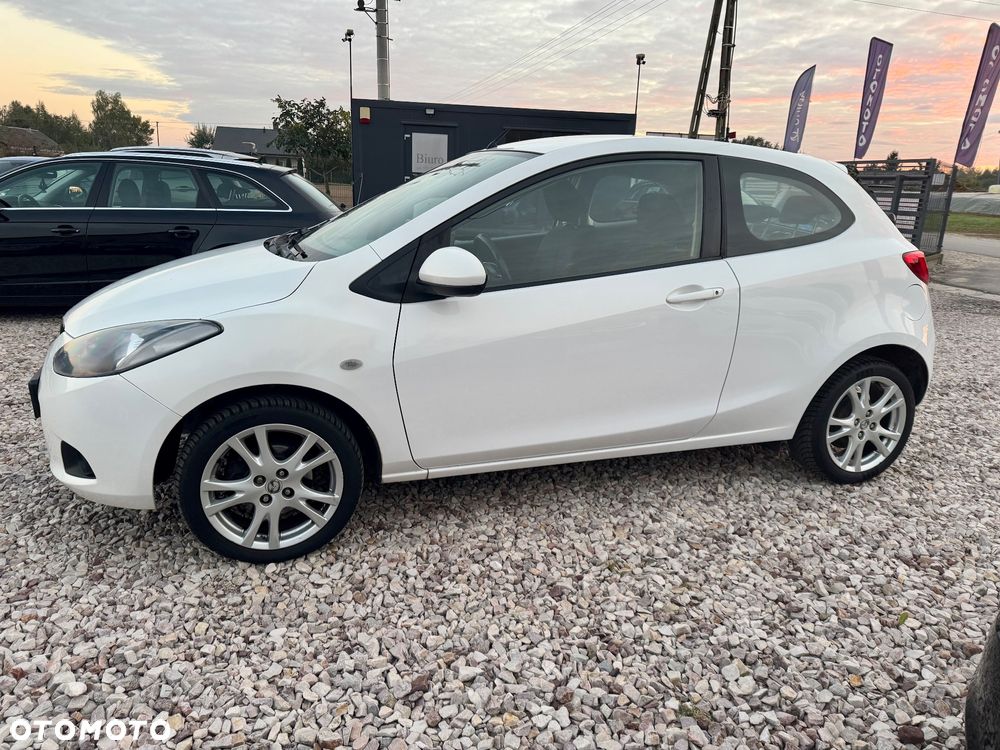 Mazda 2 - 10