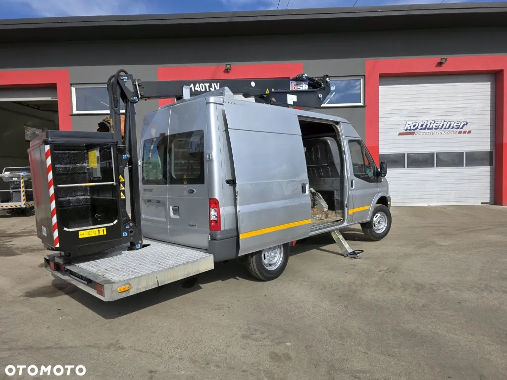 Ford Transit Van - 8