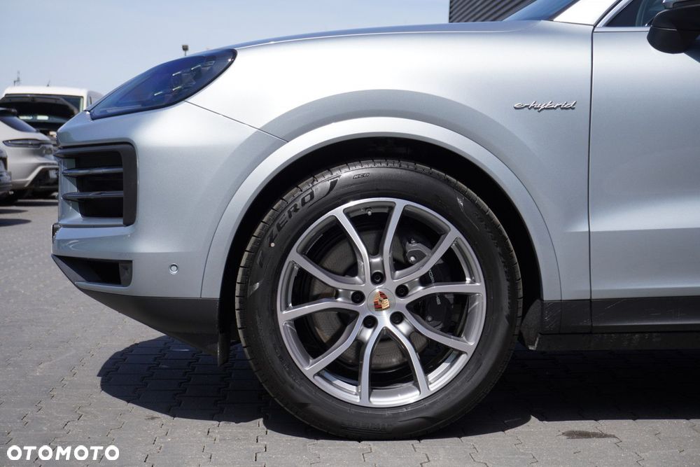 Porsche Cayenne - 4
