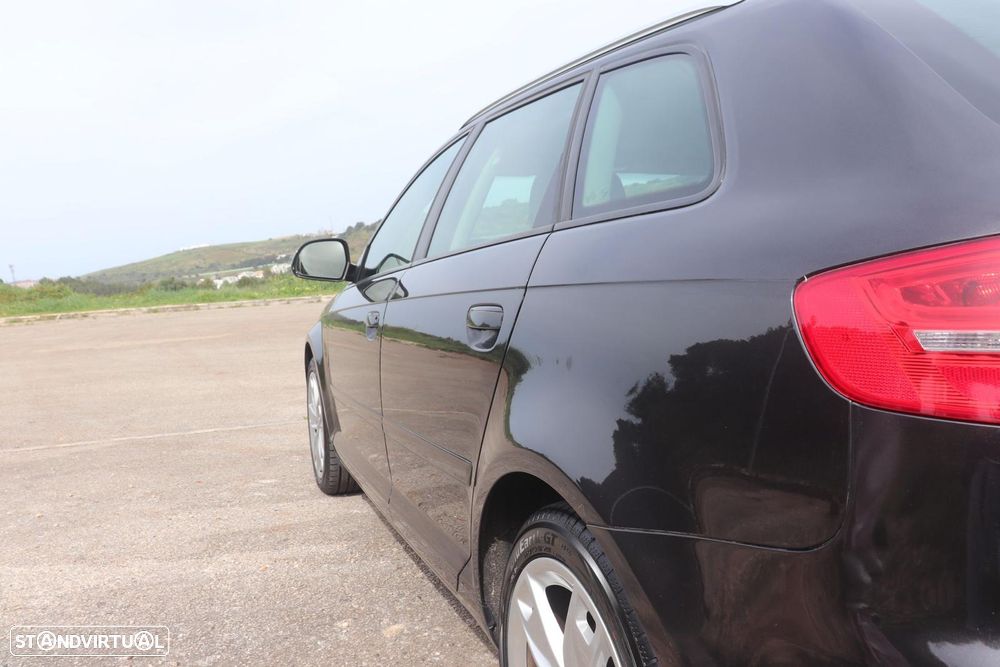 Audi A3 Sportback 1.6 TDI DPF Attraction - 14