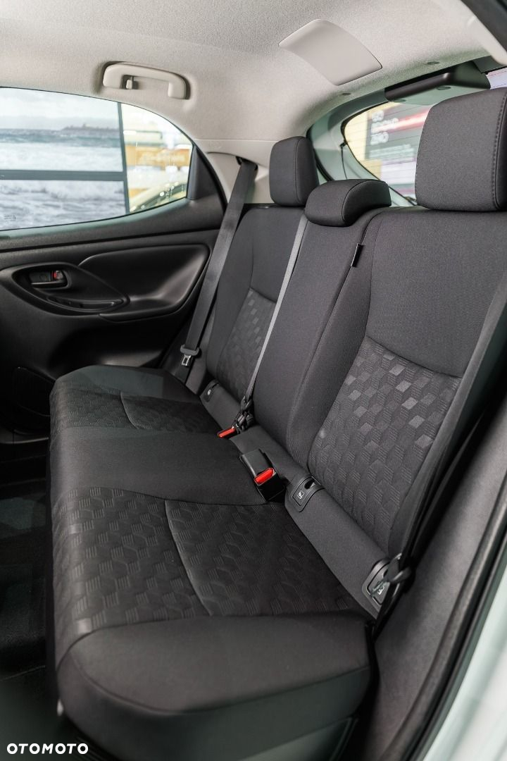 Toyota Yaris - 24