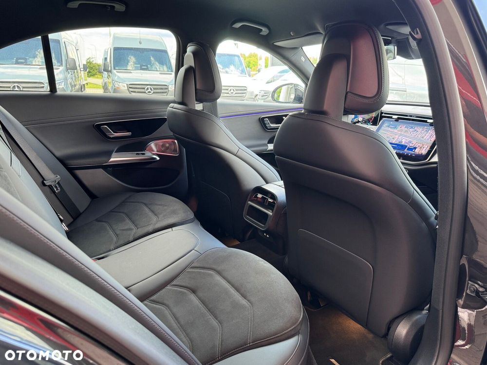 Mercedes-Benz Klasa E 220 d mHEV 4-Matic AMG 9G-Tronic - 18