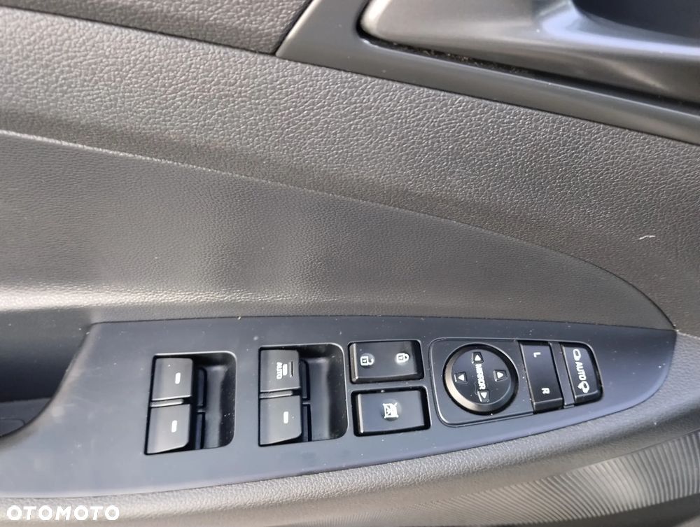Hyundai Tucson 1.6 GDI BlueDrive GO 2WD - 18