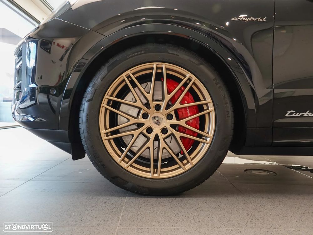 Porsche Cayenne Turbo E-Hybrid - 24