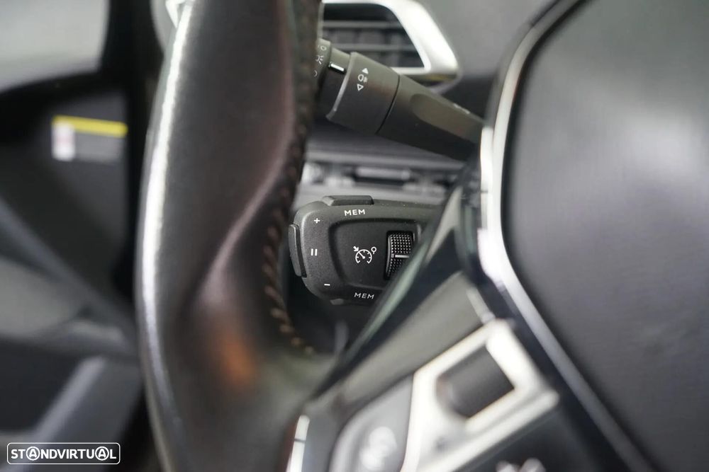 Peugeot 3008 1.5 BlueHDi Allure - 23