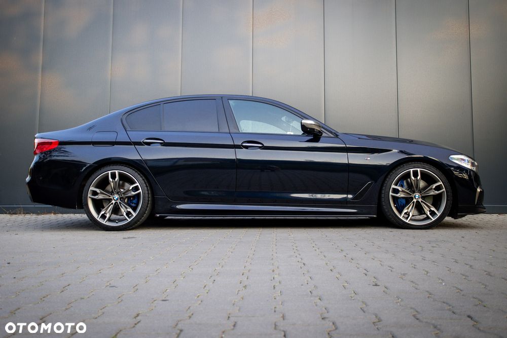 BMW Seria 5 M550i xDrive - 10