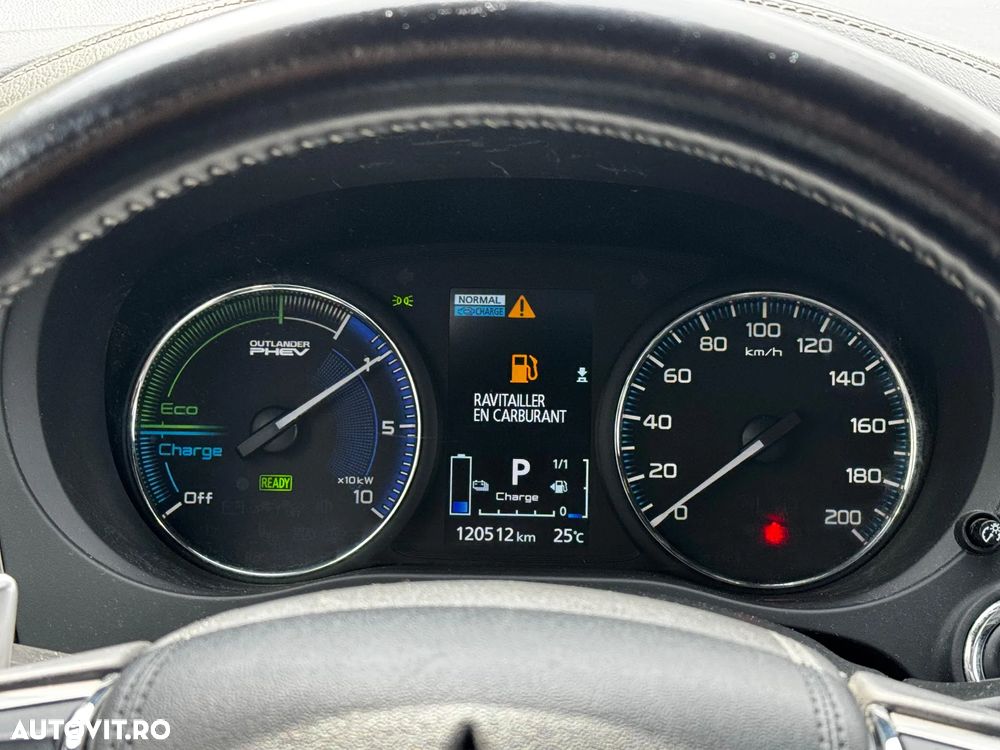 Mitsubishi Outlander PHEV 2.4 L 4X4 Instyle - 12